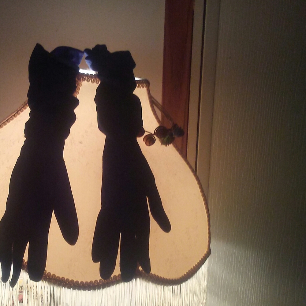 Arm length ladies vintage gloves